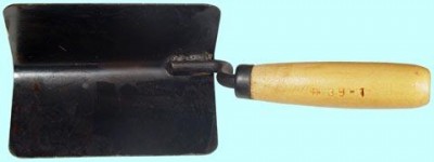 Кельма угловая внутренняя 150 мм с деревянной ручкой (шт)