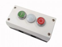Пост с двумя кнопками; бел. сигнальной лампой; 2 размыкающих + 2 замыкающих контакта с обозначениями O II M22-I3-M2 EATON 216533